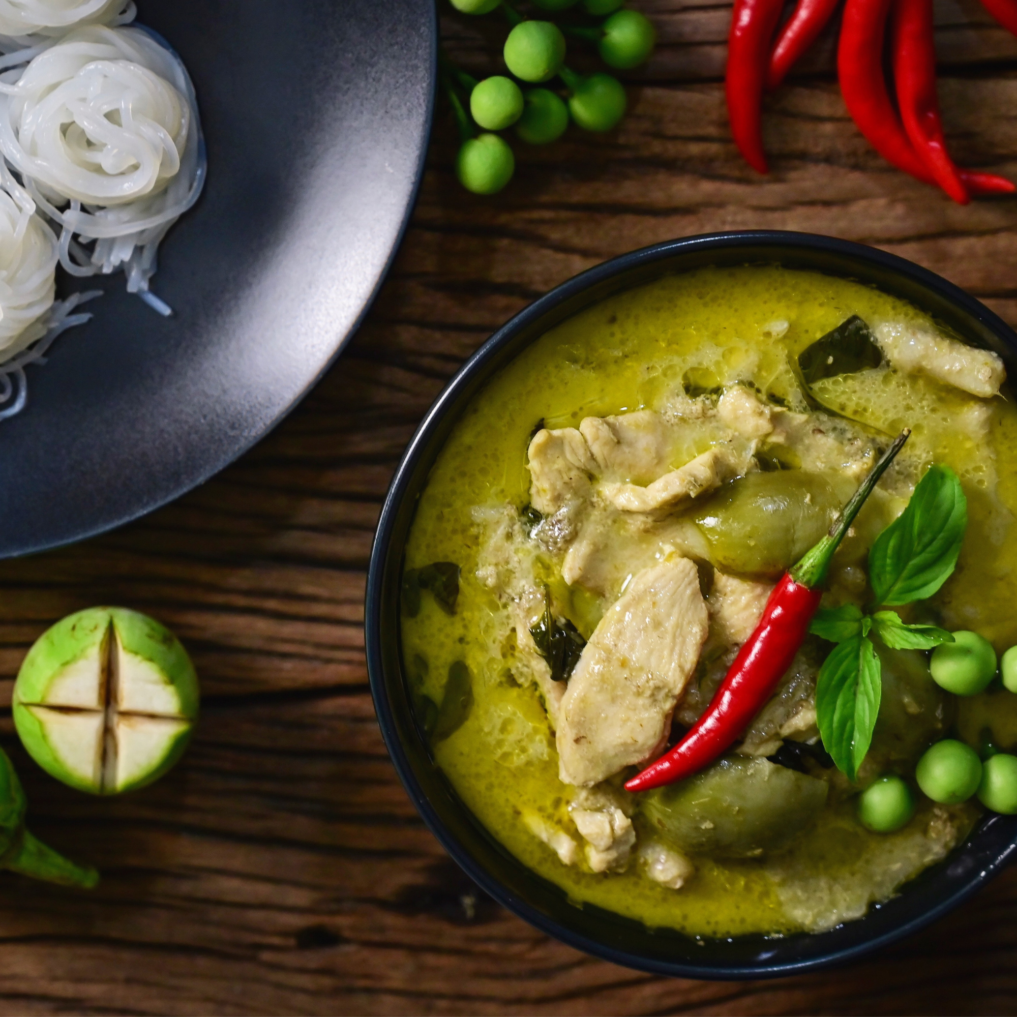 FaThai Ready to Cook, Thai Green Curry Sauce 75g (2.65 oz) ซอสแกงเขียวหวาน ฟ้าไทย