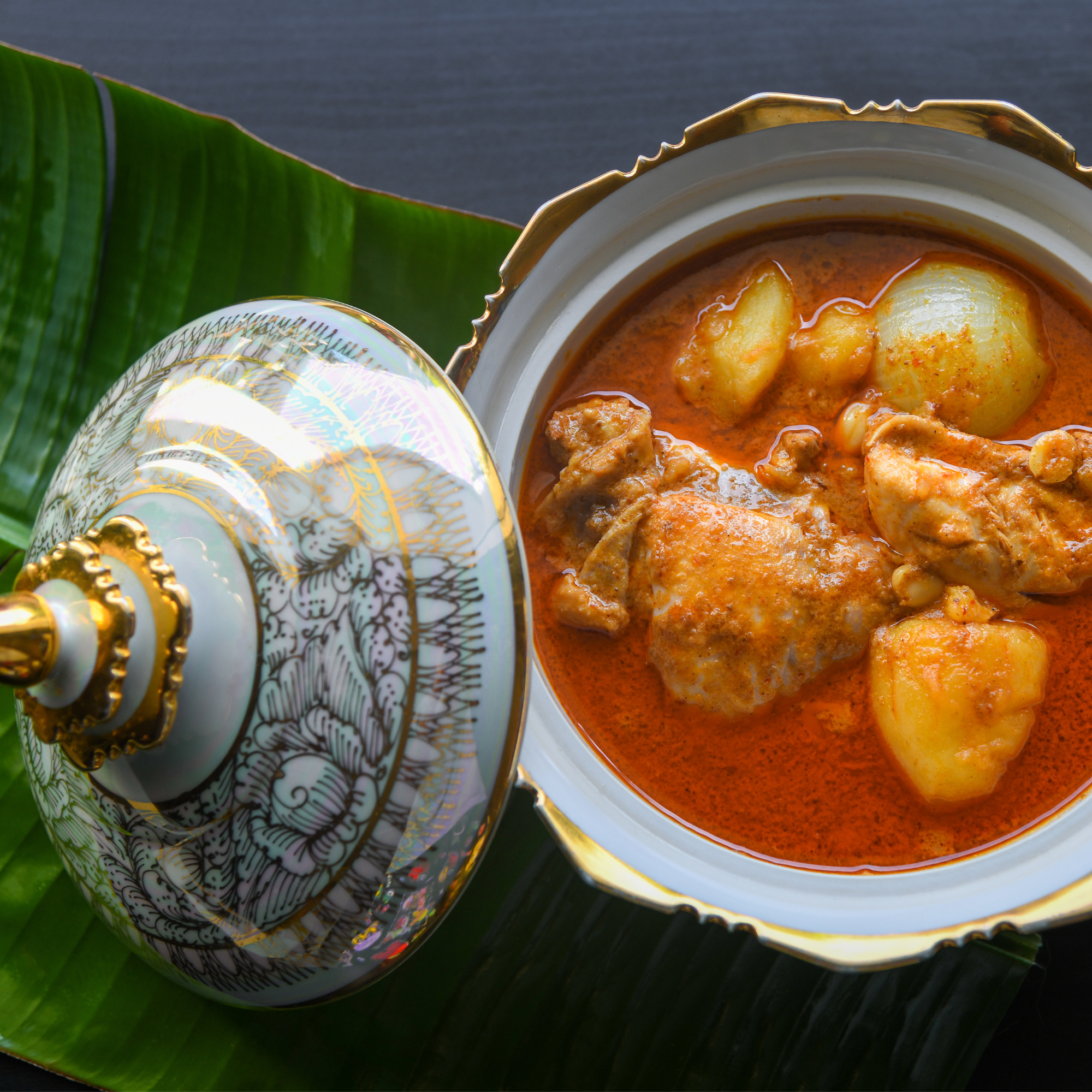 MaeSri Massaman Curry Paste, Vegan & Gluten-Free (4 oz) น้ำพริกแกงมัสมั่น แม่ศรี